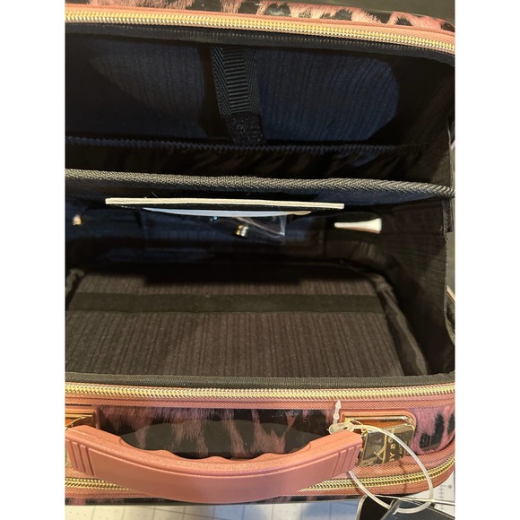 Leopard Print Travel Bag - Picture 5 of 9